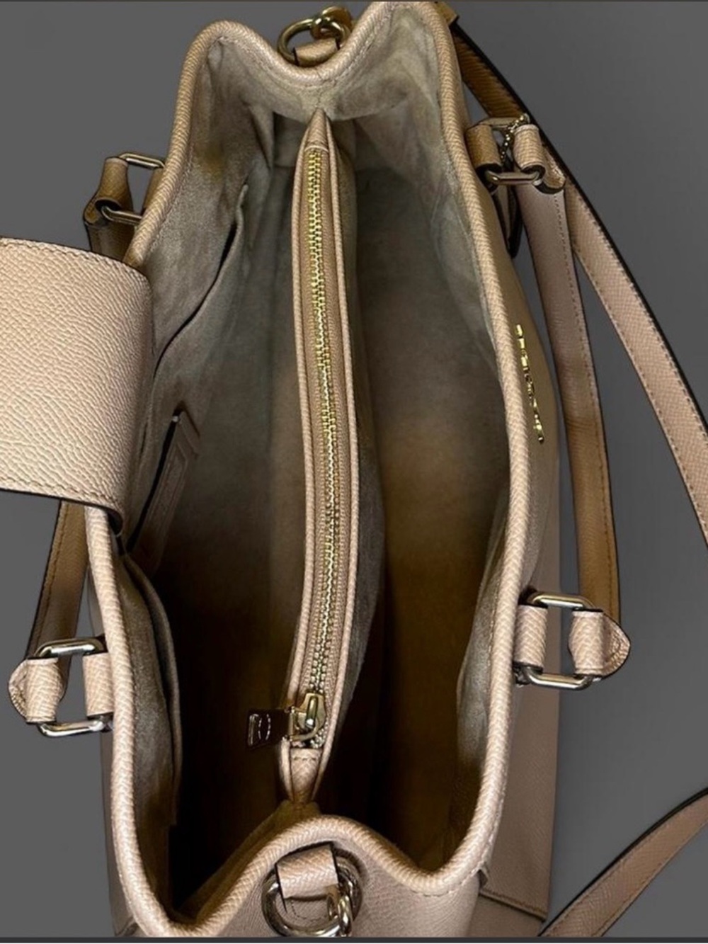 COACH Small Margot Carryall in Crossgrain Leather - Beechwood Beige - Picture 5 of 6